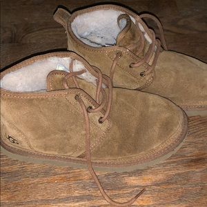 BOY UGG NEUMEL SIZE 6y WOMENS 7.5